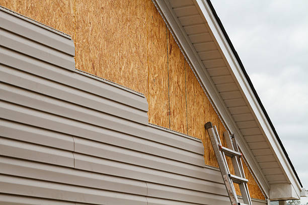 Professional Siding Inspection technician working in Miamisburg, OH